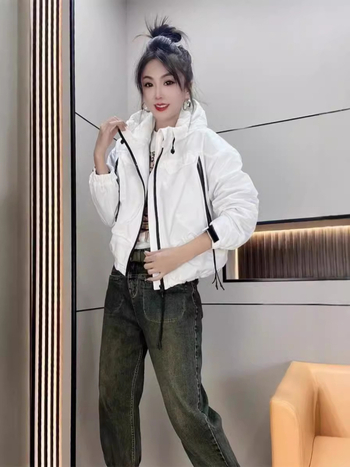 Ženski kaput s kapuljačom, korejskog stila, lagani najlon s poliester smjesom 30-50%, prednji zip, dugi rukavi, duljina 50-65 cm, jesen 2024