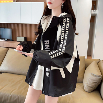 Ženska jakna s kapuljom, opuštenog kroja, Raglan rukavima, dizajn color-block, mješavina tkanina, korejski gradski stil, proljeće 2025