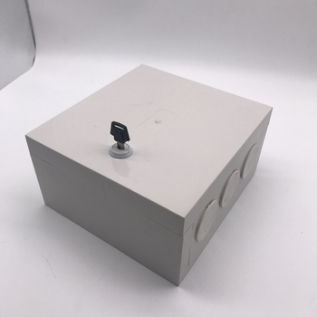 Vnútorná skrinka na telefónne káble s kompatibilitou so snap-on modulmi, kapacita 50 dvojíc