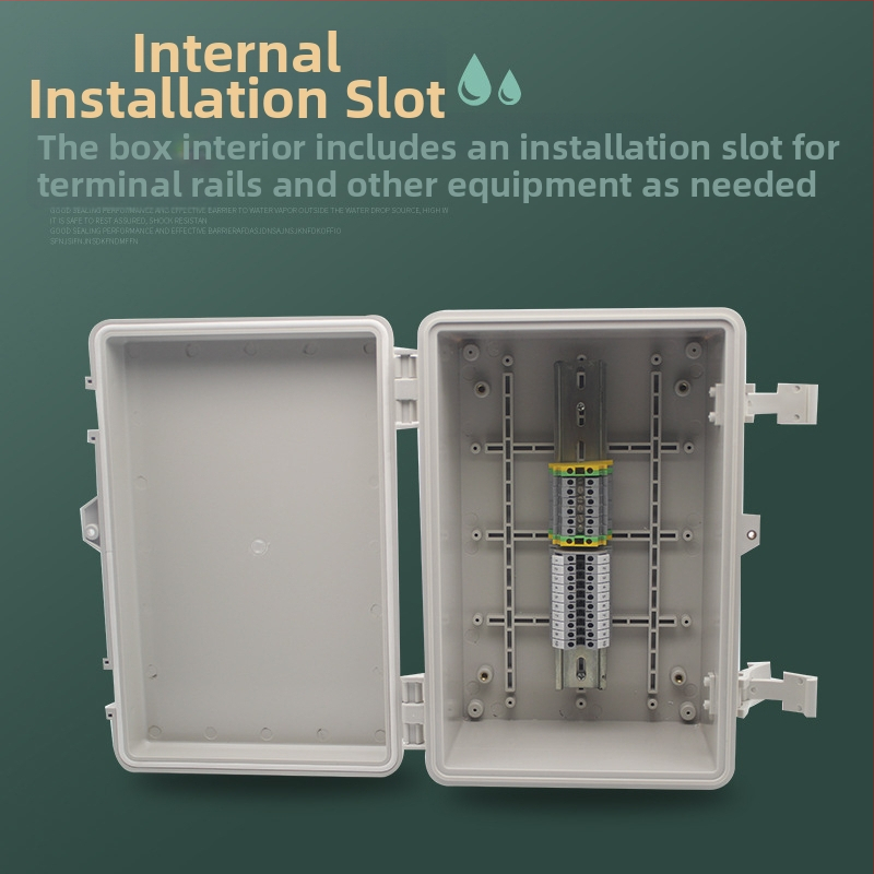 Vodotesná ABS rozvodná skrinka s výklopným krytom na pántoch, uzamykateľná, pre vonkajšiu kabeláž.