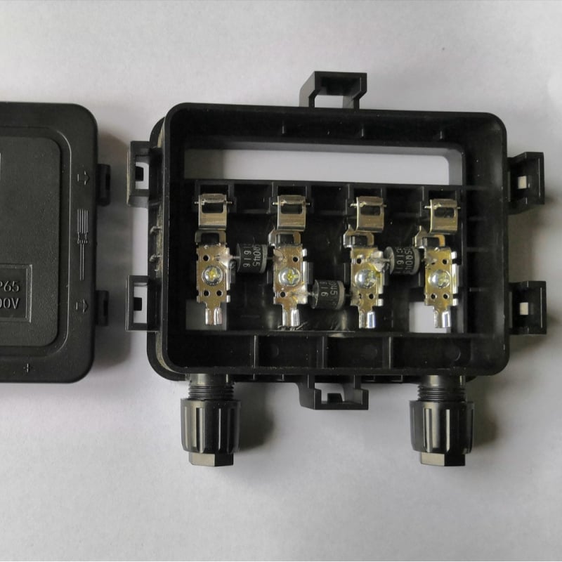 Fotovoltaikus csatlakozó doboz napelem modulokhoz