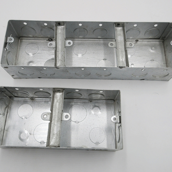 Cutie de conexiune metalică galvanizată, tip 86, 4 compartimente