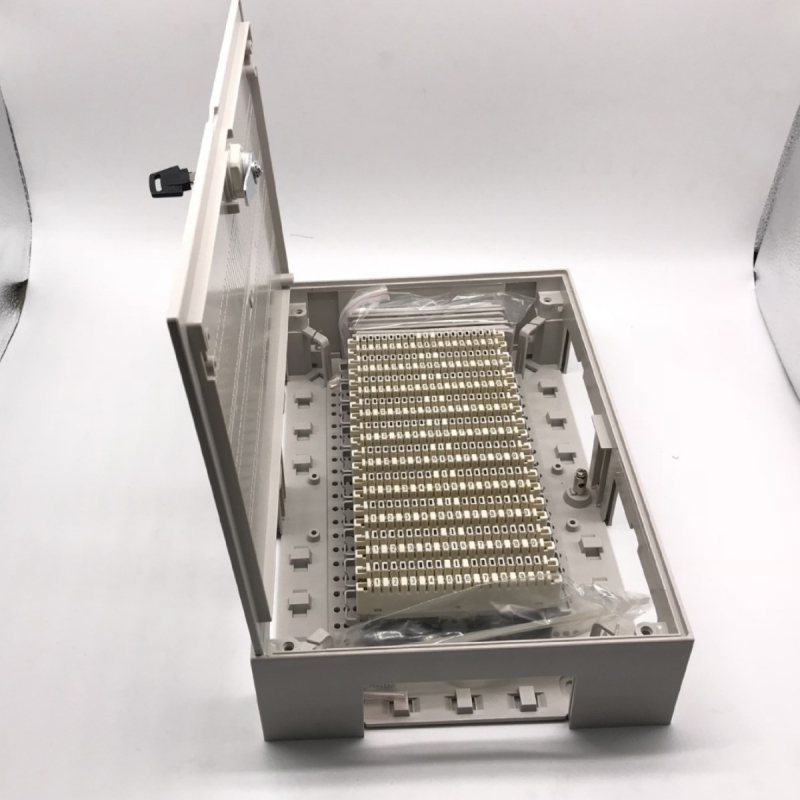 Cutie de distribuție telefonică, stil Köln, modul Snap-On pentru 100 perechi, utilizare în interior, cablaj deschis/ascuns