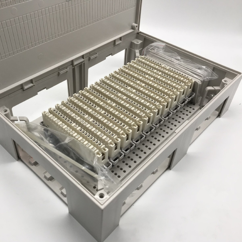 Cutie de distribuție telefonică, stil Köln, modul Snap-On pentru 100 perechi, utilizare în interior, cablaj deschis/ascuns