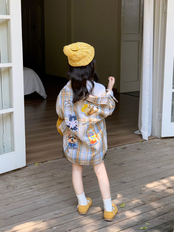 Detská košeľa s dlhým rukávom, kórejský štýl, kartúnový potlač v károvanom vzore, golier typu lapel, jar–jeseň, vek 3–8 rokov, materiál z polyesterovej zmesi