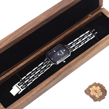 Dámska krabička na hodinky z orechového dreva, dlhá, ručne vyrobená, CNC gravírovanie, model RM-WWB501, na balenie darov a šperkov