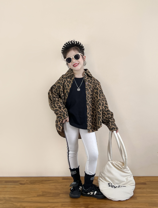 Set pre dievčatá: dlhé rukávy košieľovo-jacket s leopardím vzorom a biele legíny s tkaným pásom, kórejský styl, jar a jeseň, jesenné vydanie 2025