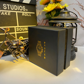 Cutie cadou pentru ceas Tank, cutie pătrată originală, 30 buc., imprimare siglă indisponibilă, primăvara 2024