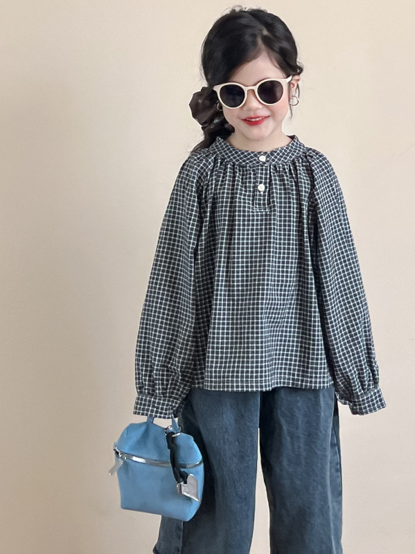 Gyerekeknek szóló őszi szett: kockás ing lámpásujjú és félig nyitott gombolással, koreai stílusú, denim széles lábú nadrág durva éllel