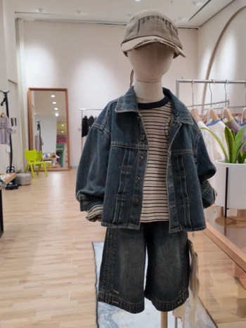 Unisex džin košulja-jakna, pamuk-poliesterska mješavina, jednostruko kopčanje, bez kapulje, pogodna za jesen i zimu