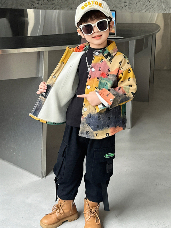 Gyerekeknek szóló ing – 90% pamut, betűs minta, reveres gallér, hosszú ujjú