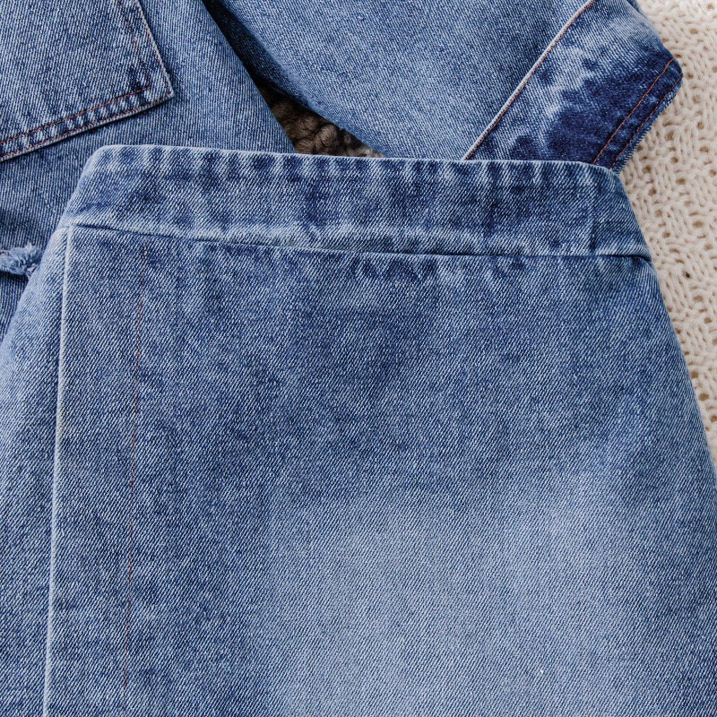 Dječji denim set: košulja s mašnicom i gumbima te denim suknja, jesenski stil