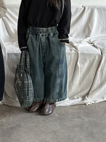 Dječje patchwork traperice, opuštena straight-leg krojenje, elastična visina struka, 85% pamuk, unisex, za djecu 3–8 godina