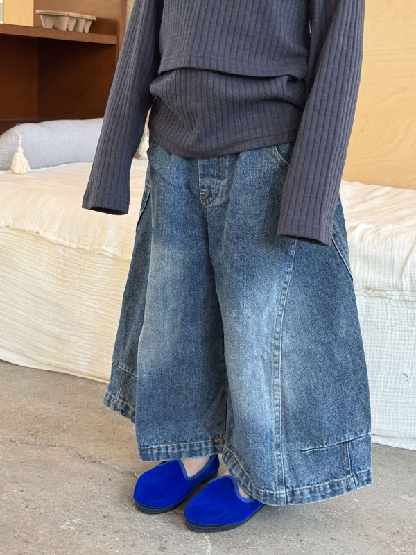Dječje denim hlače širokih nogavica, korejskog stila (Denim; 90% pamuk, 10% poliester; srednji pojas s elastičnim pojasom; uzrast 3–8 godina; jesen)