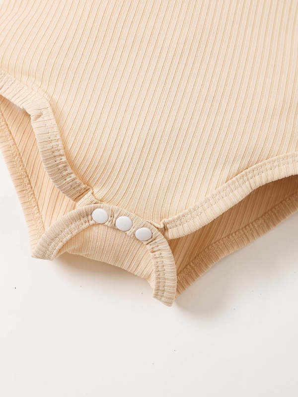 Lányoknak készült két darabos nyári készlet: ujjatlan felső és denim szoknya, egyszínű minta, poliészter anyag