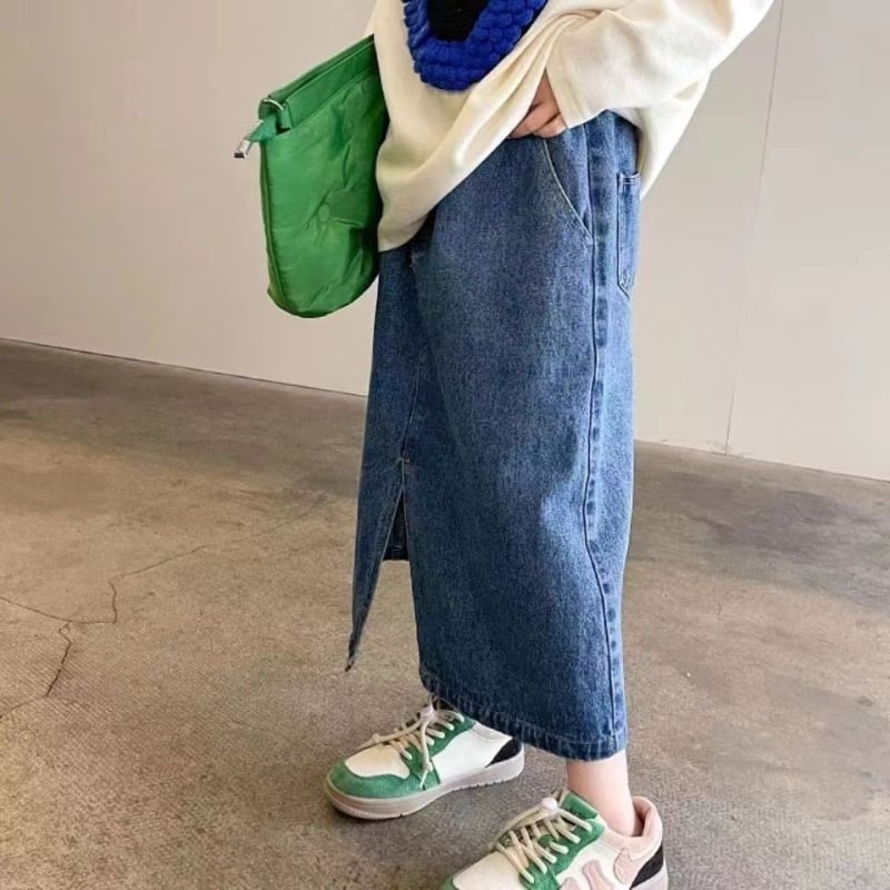 Kislányoknak szóló denim szoknya, egyszínű, pamut tartalom 91–95%, bélés pamut 81–90%, 8 évesnél idősebbeknek, 2024 tavasz