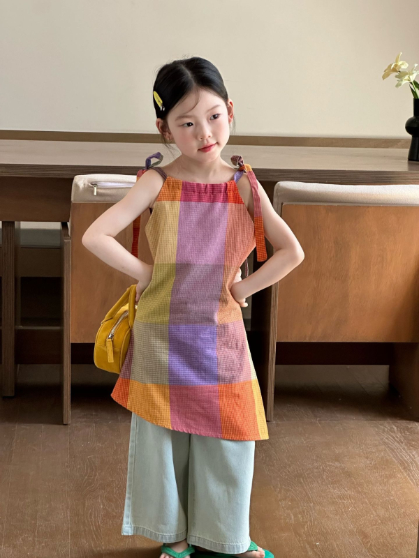Lányoknak tervezett kockás vállpántos ruha koreai stílusban, pamut anyag (fő anyag 70–80% pamut), A‑vonalú szoknya, 3–8 éveseknek (100–140 cm), Nyár 2025