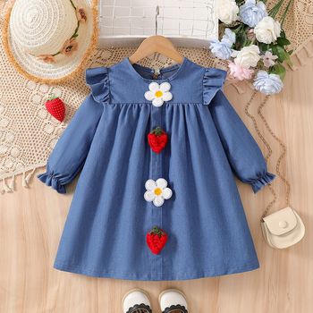 Lányos ruha, hamis denim hatás, hosszú ujjú, 3D virágok és 3D eper, poliészter