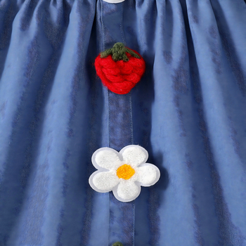 Lányos ruha, hamis denim hatás, hosszú ujjú, 3D virágok és 3D eper, poliészter