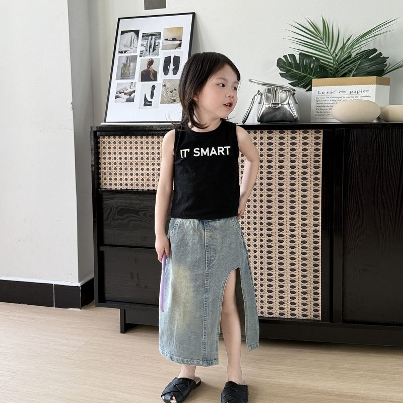 Fustă denim pentru copii, vară, lungime medie, despicare pe lateral, croială strânsă, Hong Kong–American design, 90–98% bumbac, Pentru copii 3–8 ani