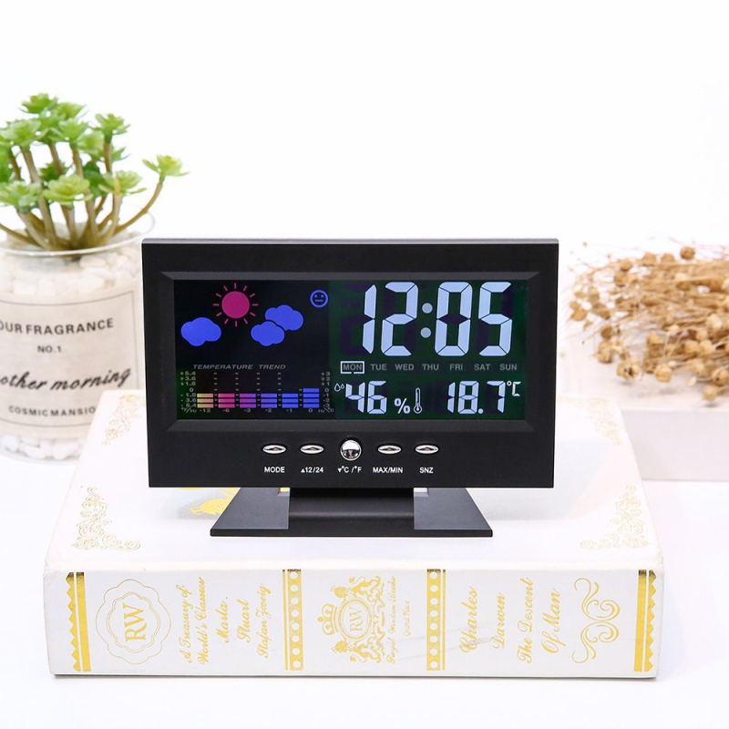 Kućni budilnik s LED zaslonom, prikaz vremena, temperature i vlage, glasovno upravljanje, pozadinsko osvjetljenje, stolni sat s funkcijom snooze