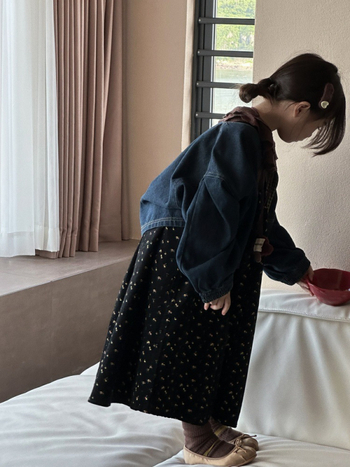 Lányoknak szóló koreai stílusú farmerdzseki, 95% pamut, ősz 2024 szezon, egyrészes gombos zárás, K-stílus