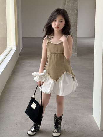 Két részes nyári ruhaszett lányoknak: ujjatlan felső és egyszínű szoknya, 3–8 éveseknek, poliészter 80–90%