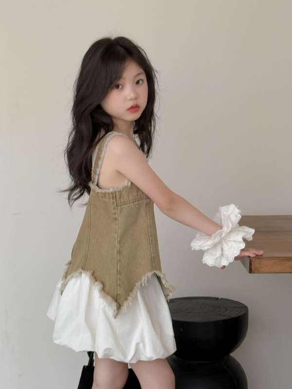 Két részes nyári ruhaszett lányoknak: ujjatlan felső és egyszínű szoknya, 3–8 éveseknek, poliészter 80–90%