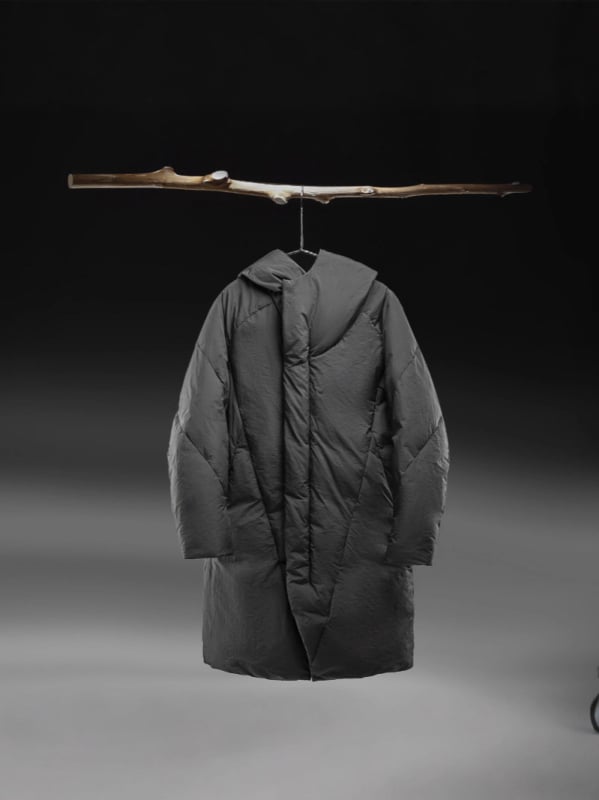Дизайнерска колекция мъжко пухено яке с дълъг силует, качулка, пълнеж от бял гъши пух, пухкавост 600, топло