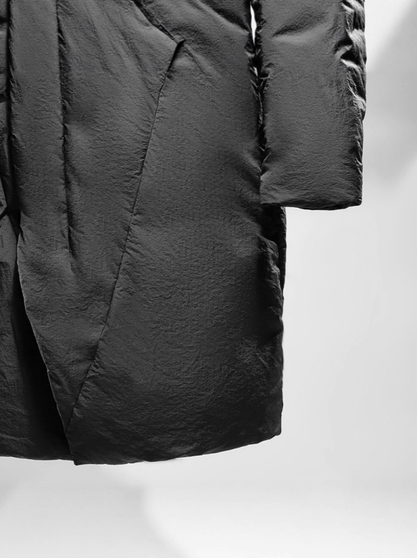 Дизайнерска колекция мъжко пухено яке с дълъг силует, качулка, пълнеж от бял гъши пух, пухкавост 600, топло