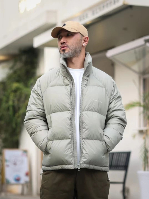 Мъжко пухено яке с пълнеж White Duck Down, 50% пух, стояща яка, средна дължина (65–80 cm), цип за закопчаване