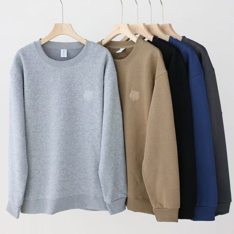 Unisex mikina s izvezenom tigrovom glavom, fleec podstava, debela tkanina, okrugli izrez, dugi rukavi, slobodan kroj, novi model