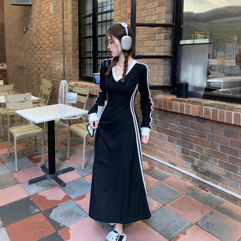 Раирана рокля тип тениска с V-образно деколте и дълъг ръкав, А-линия, висока талия, полиестерна тъкан