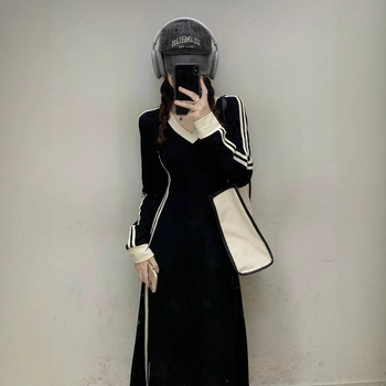 Раирана рокля тип тениска с V-образно деколте и дълъг ръкав, А-линия, висока талия, полиестерна тъкан