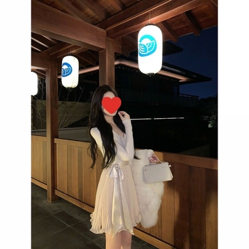 Рокля с панделка на талията, плетена материя, патчворк стил, дълги ръкави, V-образно деколте