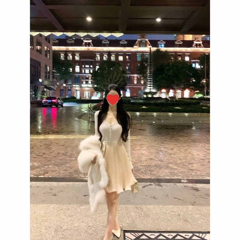 Рокля с панделка на талията, плетена материя, патчворк стил, дълги ръкави, V-образно деколте