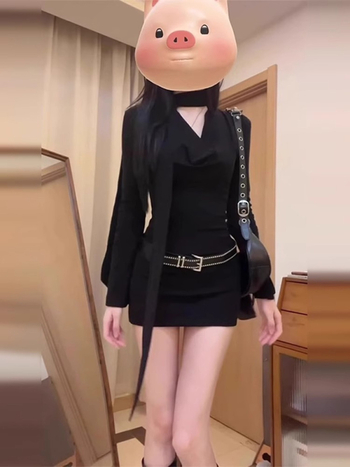 Черна рокля с халтерна яка и дълги ръкави, висока талия, А-образна къса пола, плат Cool Silk Cotton