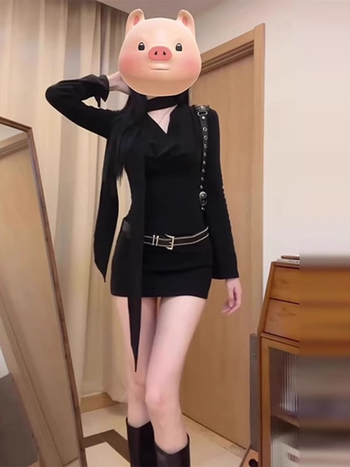 Черна рокля с халтерна яка и дълги ръкави, висока талия, А-образна къса пола, плат Cool Silk Cotton