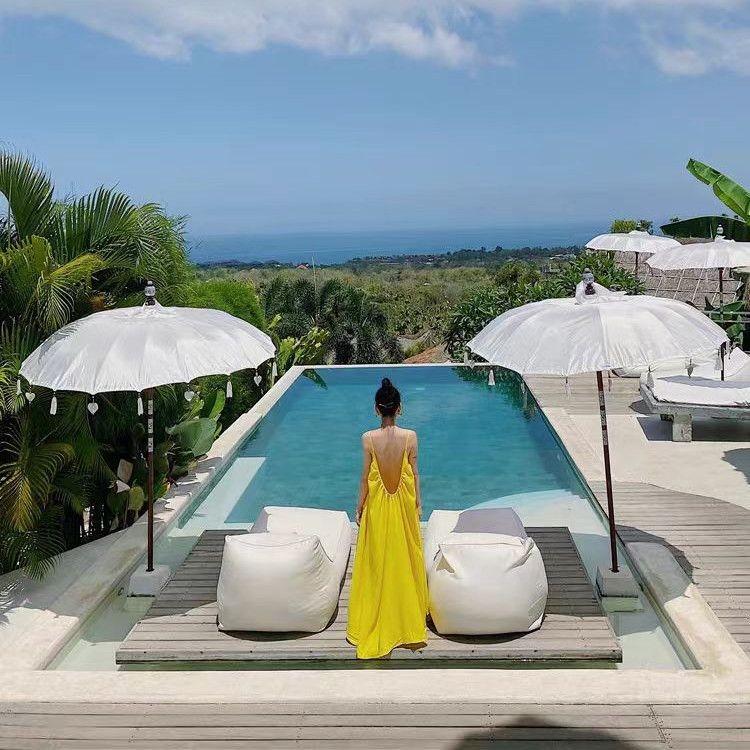 Дълга А-линейна рокля, без ръкави, свободна талия, детайл колаж/сплайсинг