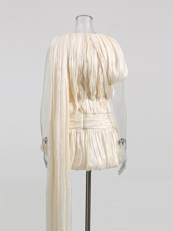 Дамска рокля без ръкави с висока талия и детайли водни вълни, плат 70–80% полиестер и до 30% памук, кръгло деколте, средна дължина, елегантен стил