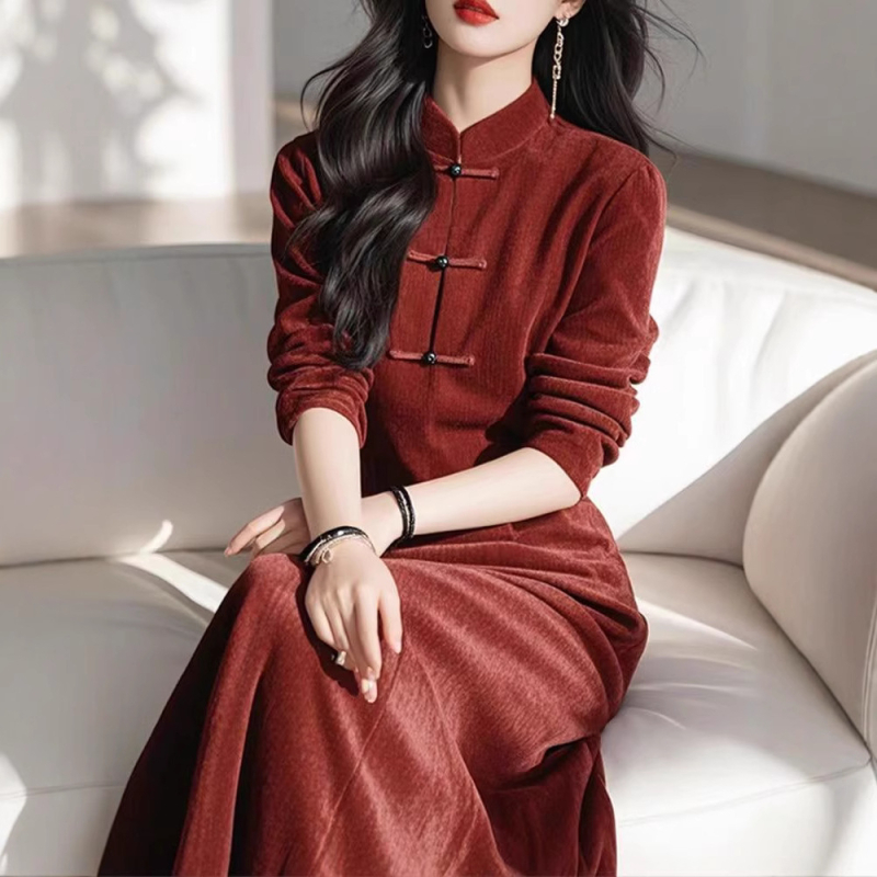 Haljina od poliestera sa stojećim ovratnikom, dugim rukavima, A-kroj, srednja duljina, visokim strukom