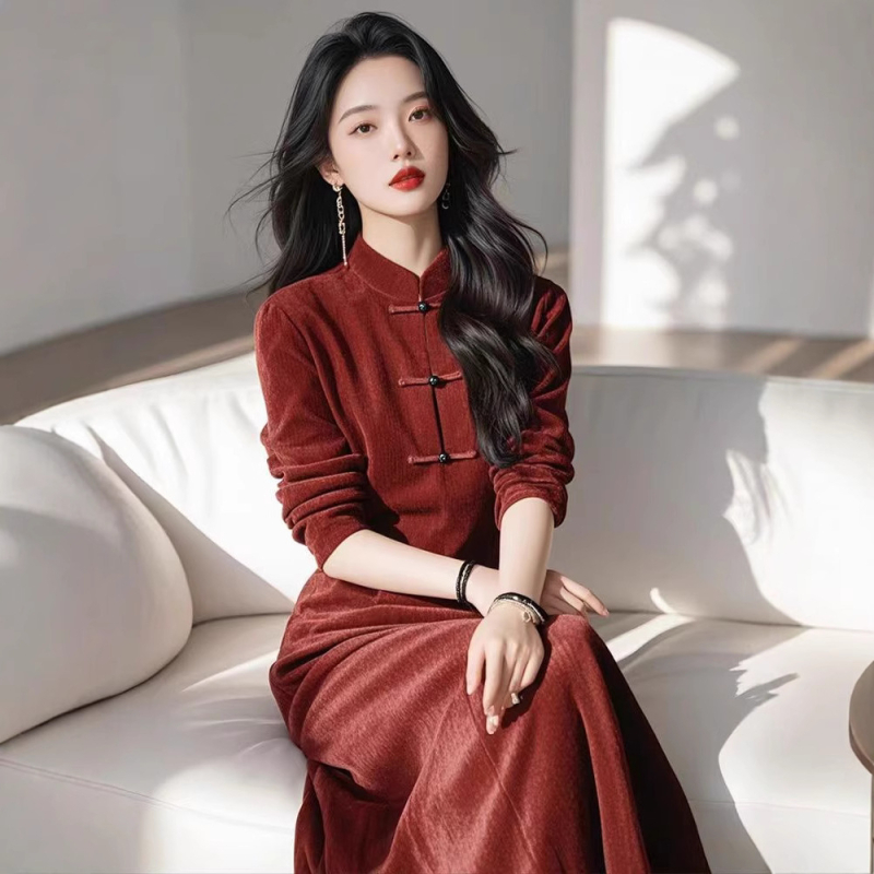 Haljina od poliestera sa stojećim ovratnikom, dugim rukavima, A-kroj, srednja duljina, visokim strukom