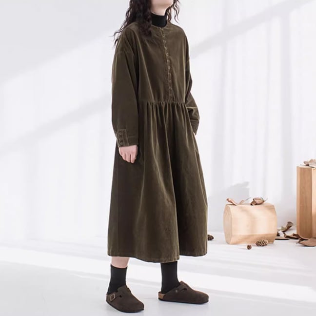 Рокля с ретро стил, средна дължина, А‑линия силует, кръгло деколте