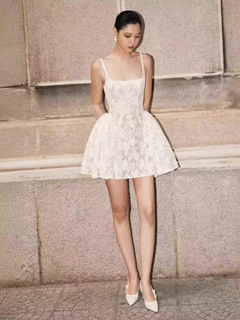 Рокля с презрамки във френски стил, ембосиран дизайн, пухкава пола, средна талия, летен сезон 2025