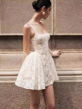 Рокля с презрамки във френски стил, ембосиран дизайн, пухкава пола, средна талия, летен сезон 2025