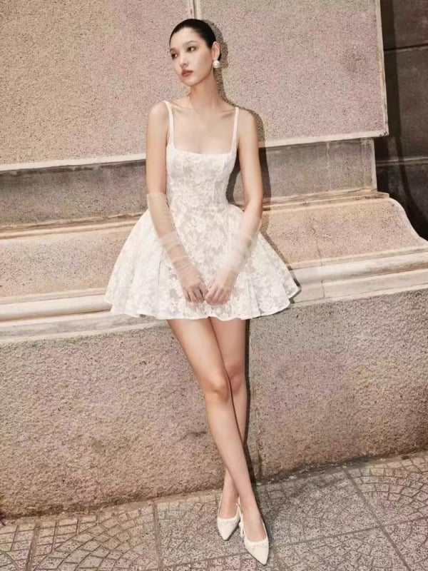 Рокля с презрамки във френски стил, ембосиран дизайн, пухкава пола, средна талия, летен сезон 2025