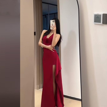 Rochie fără mâneci cu guler rotund, model monocrom, siluetă talie medie, țesătură Tr