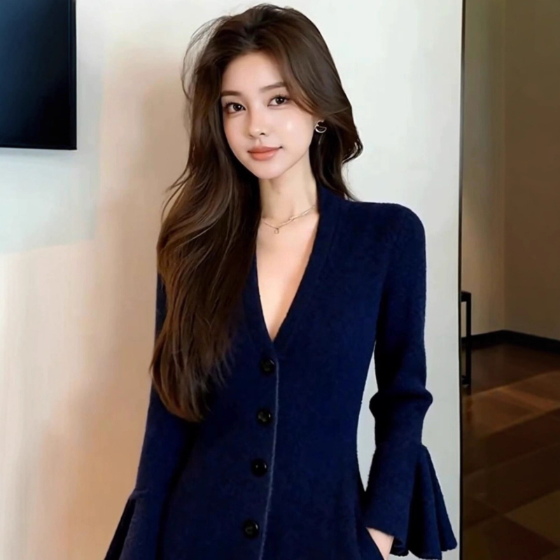 Полиестерна плетена рокля, V-образно деколте, дълги ръкави, висока талия, силует А-линия — елегантен стил за официални поводи