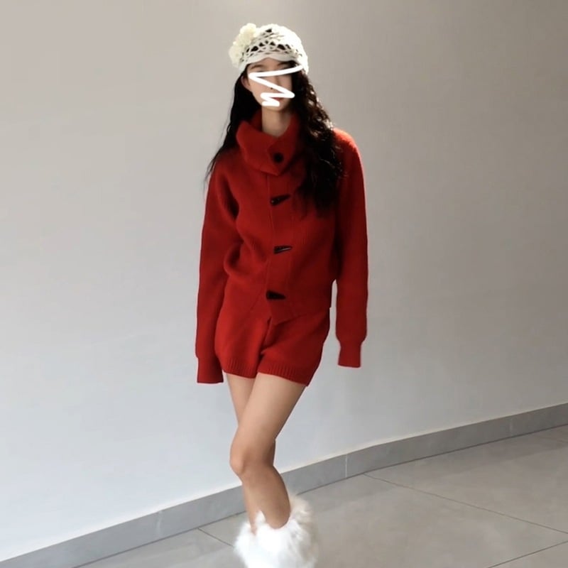 Плетен комплект от пуловер и къса пола, висока яка, дълги ръкави, полиестер, пролет 2025