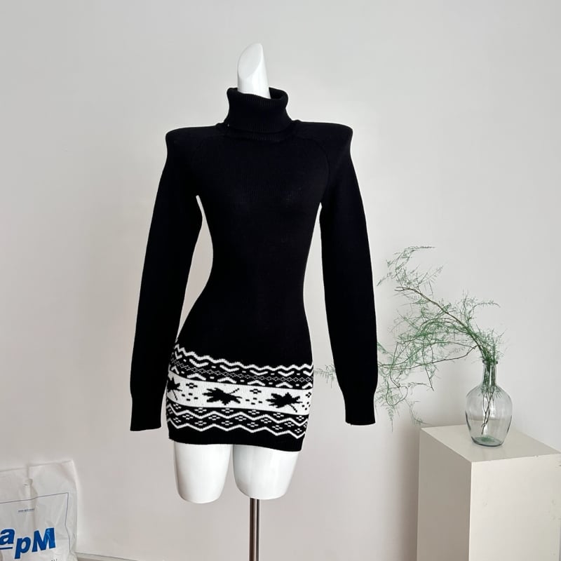 А-образна плетена рокля с 3D жаккардов модел, висока яка, дълги ръкави